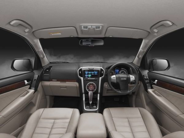 Isuzu MU-X interior