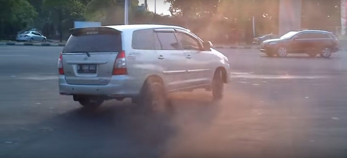 Innova drifting