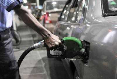 Forty One Fuel Pumps in Mumbai Shut For Duping Customers