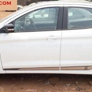 Ford Figo S side