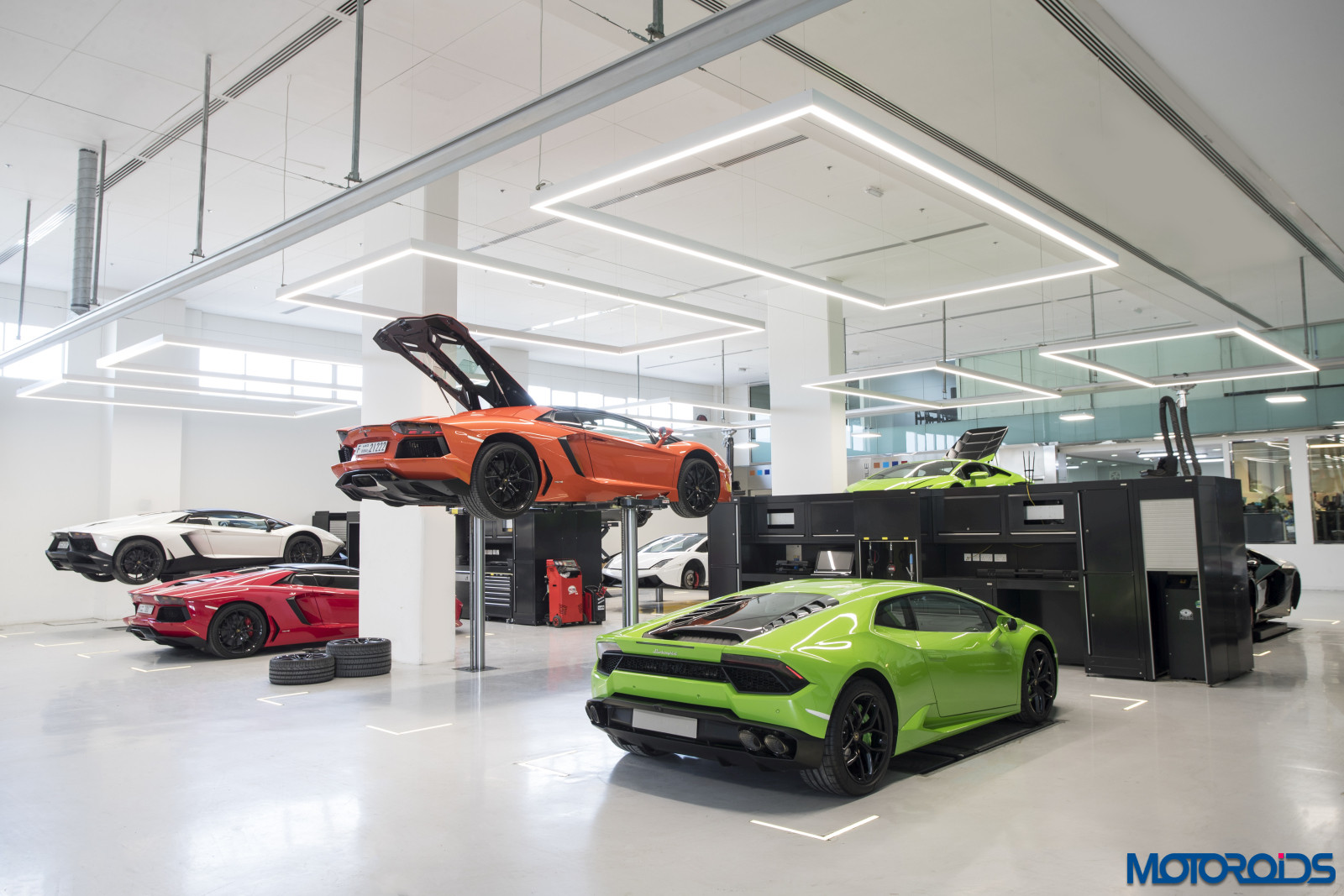 Lamborghini Opens Its World s Largest Showroom In Dubai Motoroids