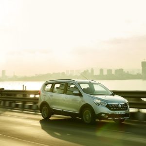 Renault Lodgy Stepway Night Drive Mumbai