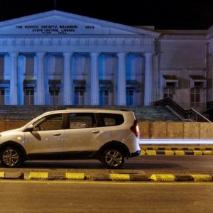 Renault Lodgy Stepway Night Drive Mumbai Asiatic Library