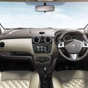 Renault Stepway Front Dash Shot V