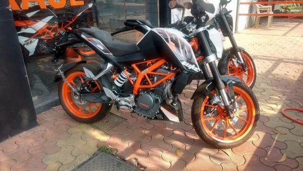 KTM Duke 390 BS-III discount at KTM Boisar