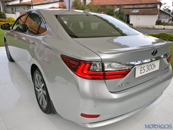 Lexus ES 300h - rear side closeup view - wheels