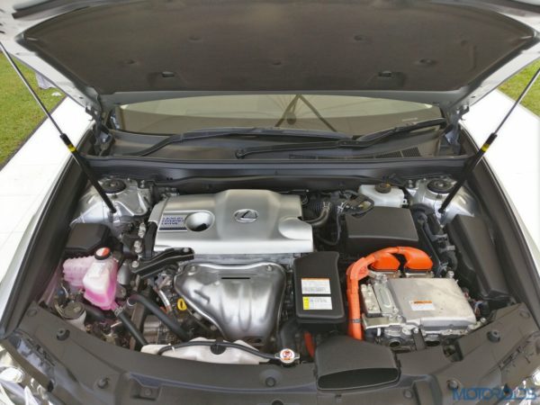 Lexus ES 300h - engine