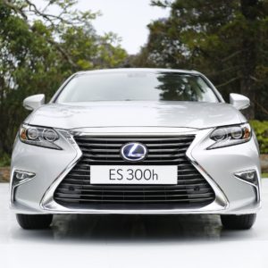 Lexus ES h Review