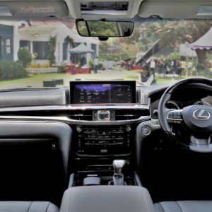 LexusLXdDashboardshots