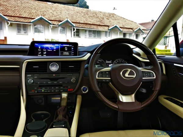 Lexus RX 450h - Mark Levinson stereo system