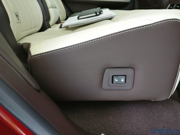 Lexus RX 450h - rear backrest