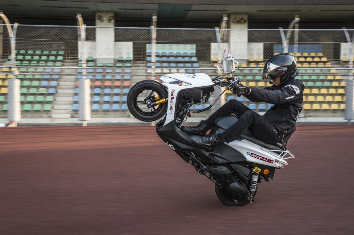 Masaru Abe wheelie record