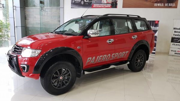 Pajero Sport Select Plus side door profile