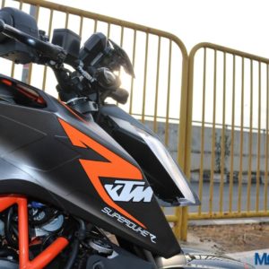 ModifiedKTM Black frontsideview Duke