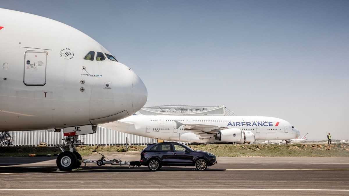 Porsche Cayenne Tows Air France Airbus A World Record