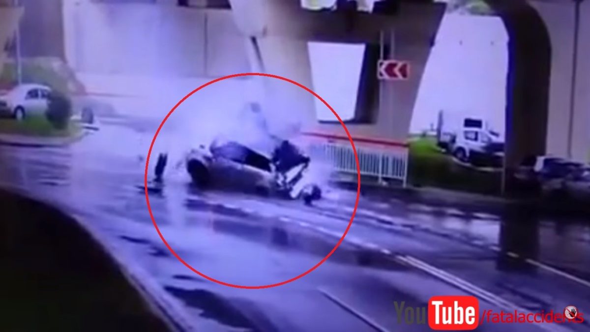 Range Rover Evoque Accident Russia