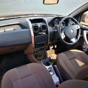 Renault Duster Easy R AMTDashboard