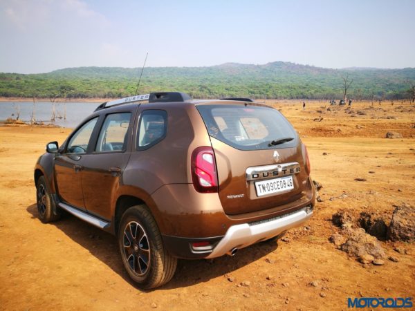 Renault-Duster-Easy-R-AMT rear side profile