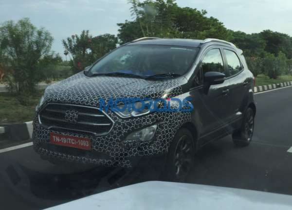 2017 Ford EcoSport facelift spied testing black top end variant