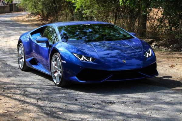 Blue Caelum Lamborghini Huracan front profile
