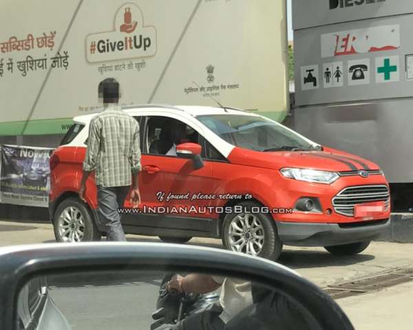 Ford EcoSport Dual Tone spied front profile