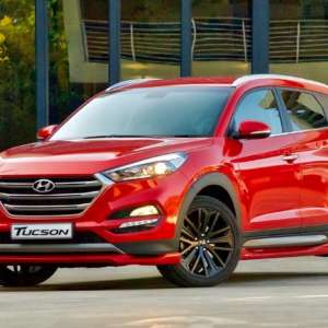 Hyundai Tucson Sport red front