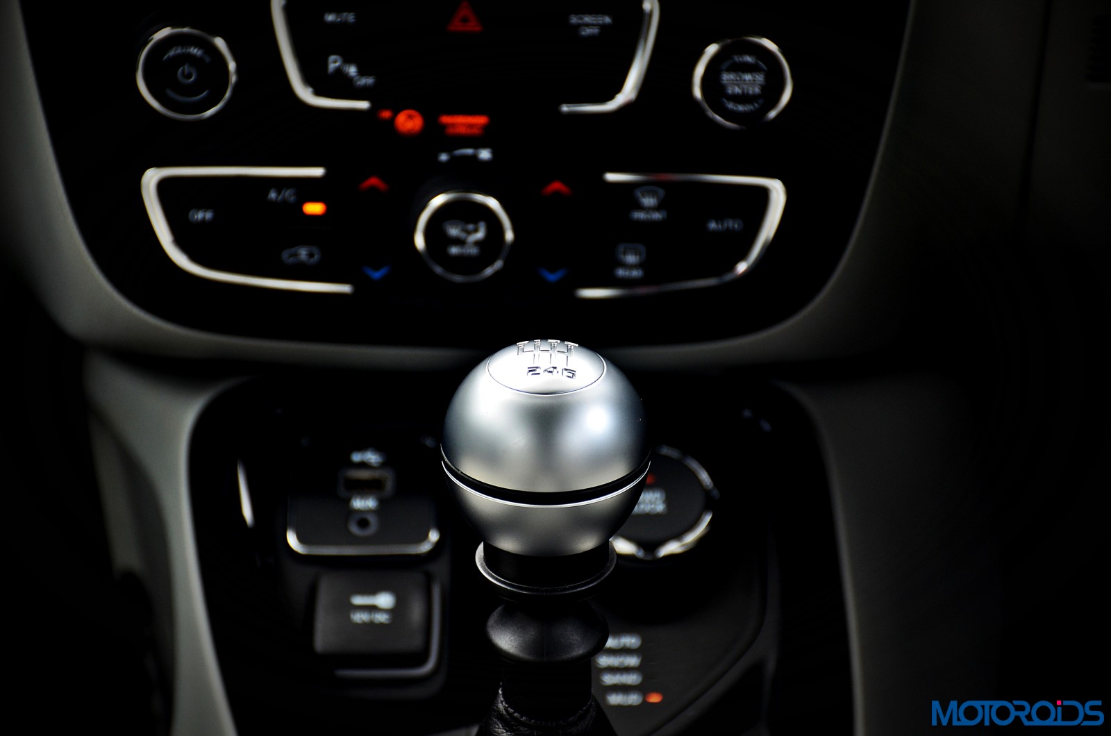 Jeep Compass India Review Price Specs Mileage Image