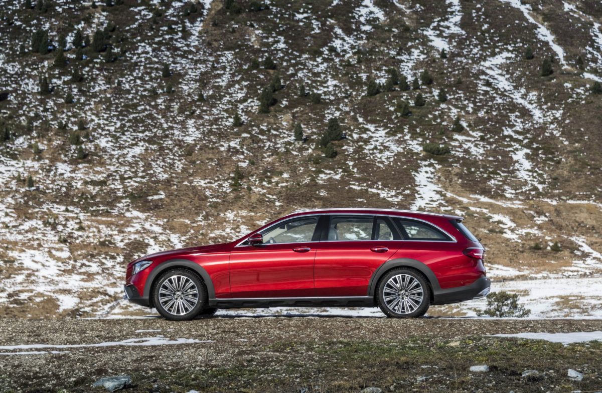 Mercedes BenzE ClassSideView