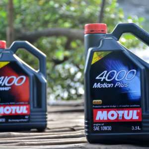 Motul w and w