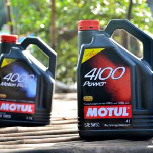 Motul w and w