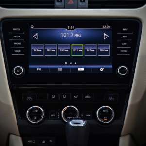 New  Skoda Octavia Review Central Panel