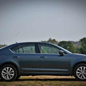 New  Skoda Octavia Review side profile