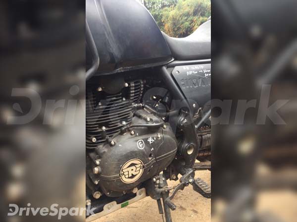 Royal Enfield Himalayan FI spied (3)