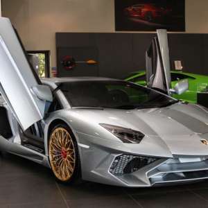 Last Lamborghini Aventador SV With Porsche  Paint