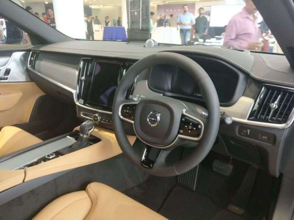 Volvo V90 Cross Country India launch dual tone dashboard