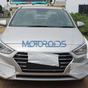 Hyundai Verna facelift spied