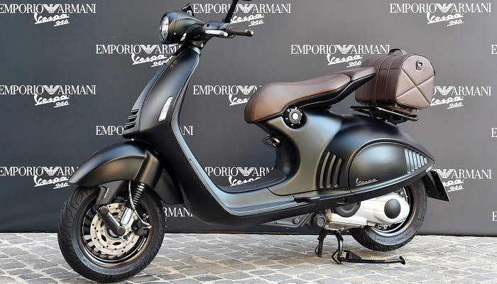 2017 Vespa 946 Emporio Armani Edition