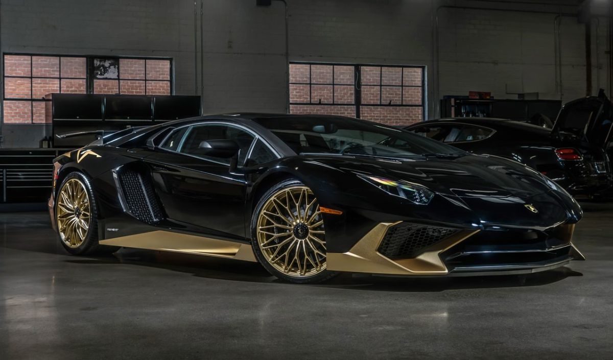 Black and Gold Lamborghini Aventador SV Coupe