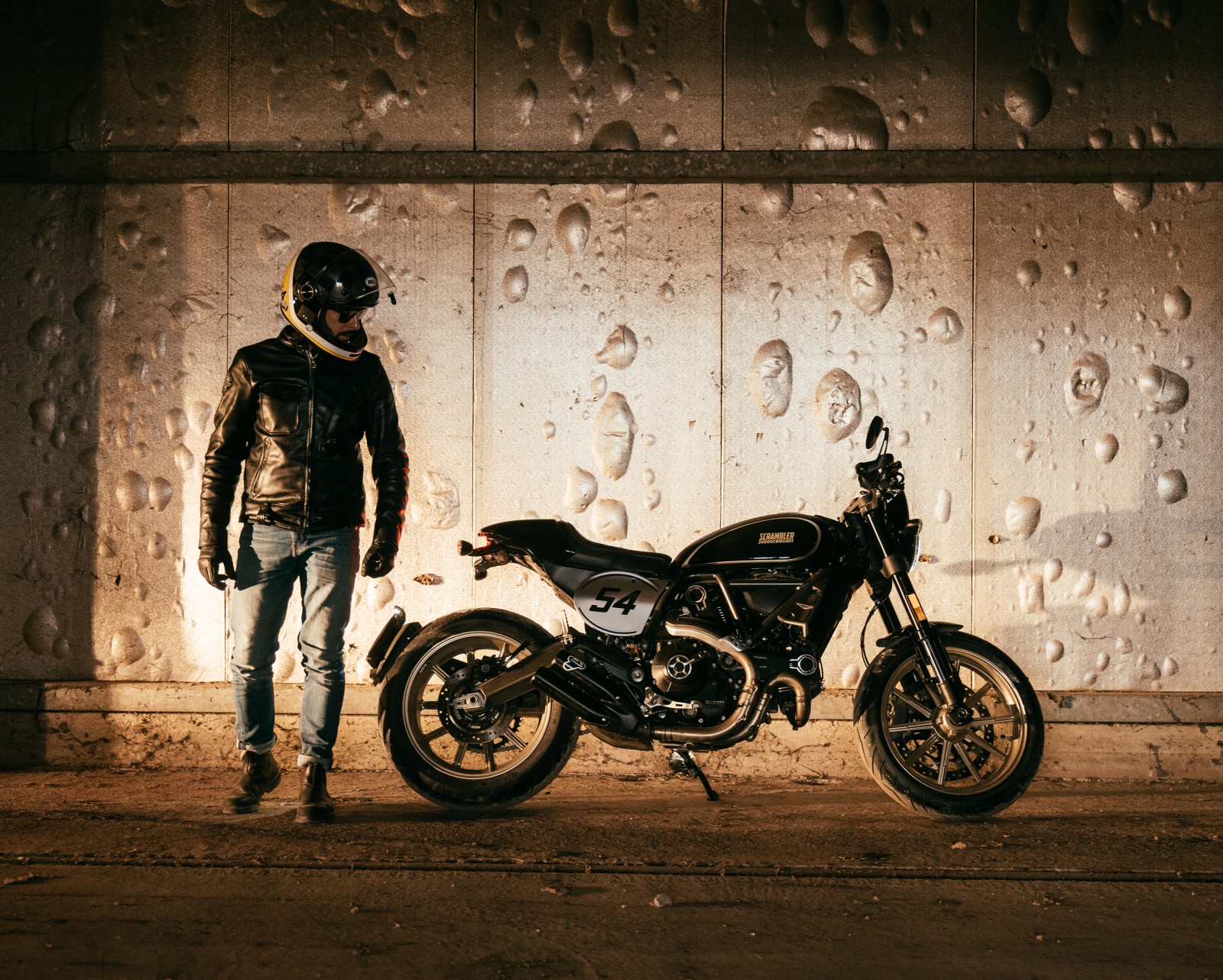 Ducati Scrambler Café Racer Launched In India | Motoroids