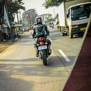 Yamaha R Spied