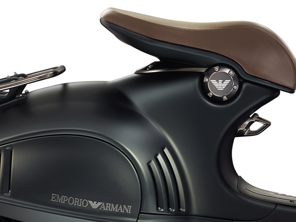 Milan Design News: Giorgio Armani collaborates with Piaggio on the NEW Vespa  946