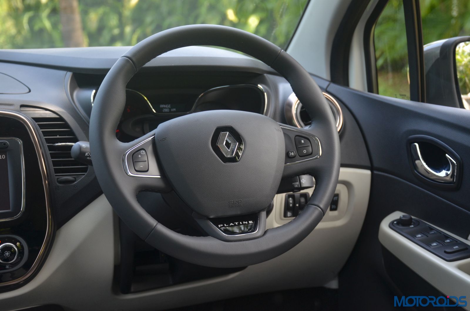 Renault Captur Steering Wheel Buttons