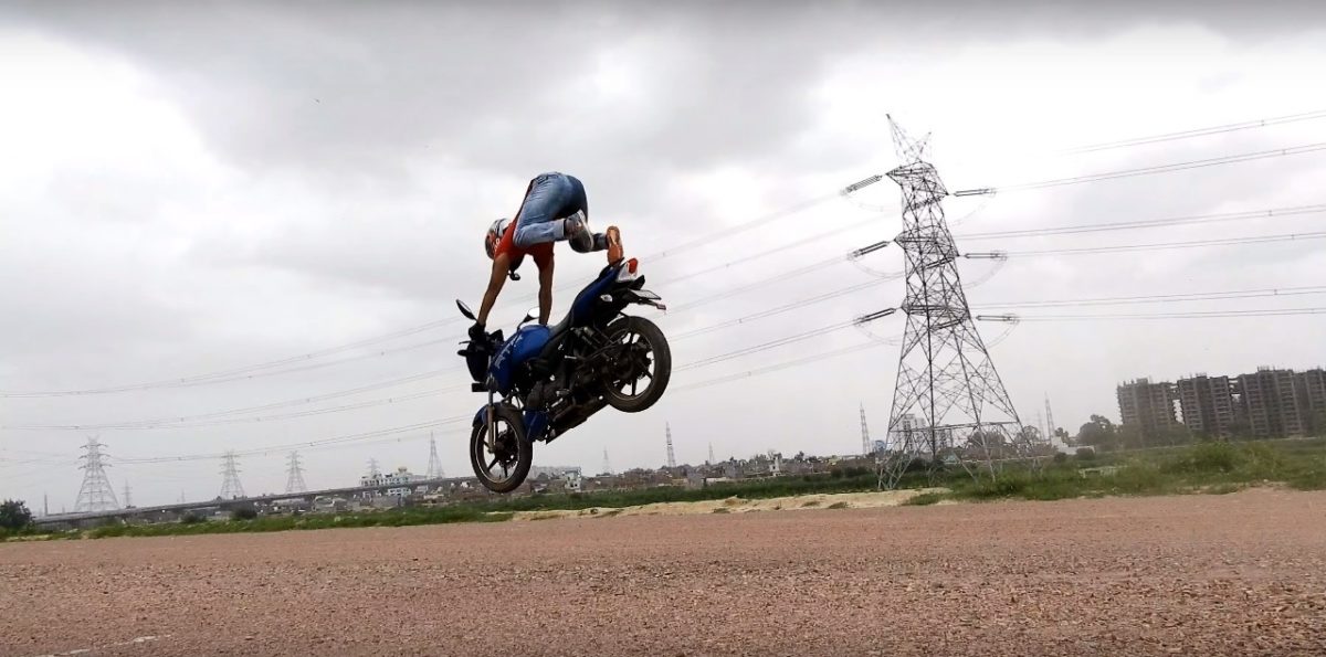 TVS Apache RTR stunt gone wrong