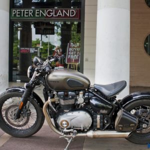 Triumph Bonneville Bobber side