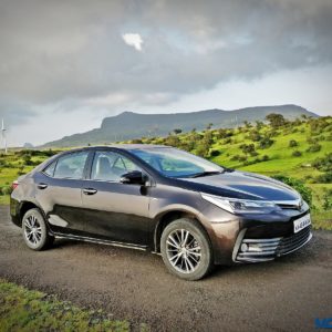New  Toyota Corolla Altis Facelift India Review front side profile