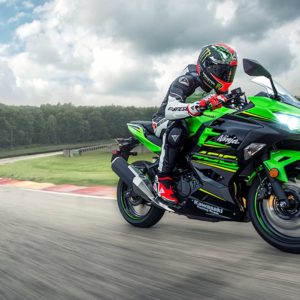 New  Kawasaki Ninja  Action Shots