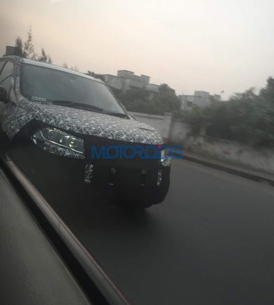 2018 XUV500 facelift spy image