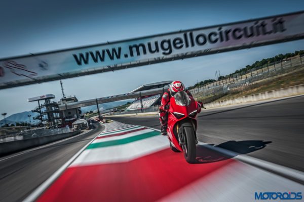 New-2018-Ducati-PANIGALE-V4-S-18-600x400