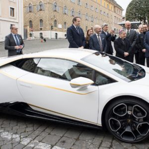 Unique Lamborghini Huracán RWD By Ad Personam Donated To Pope Francis