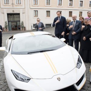 Unique Lamborghini Huracán RWD By Ad Personam Donated To Pope Francis